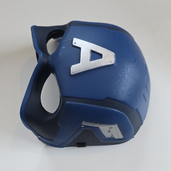 Marvel Avengers Captain America Mask - Picture 4 of 4